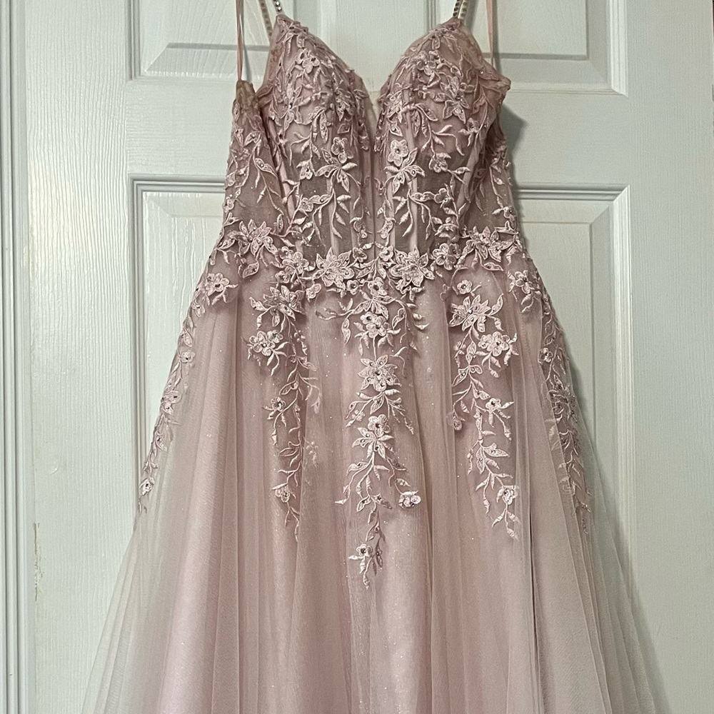 Light Pink Prom/Sweet 16 Gown - Picture 4 of 6